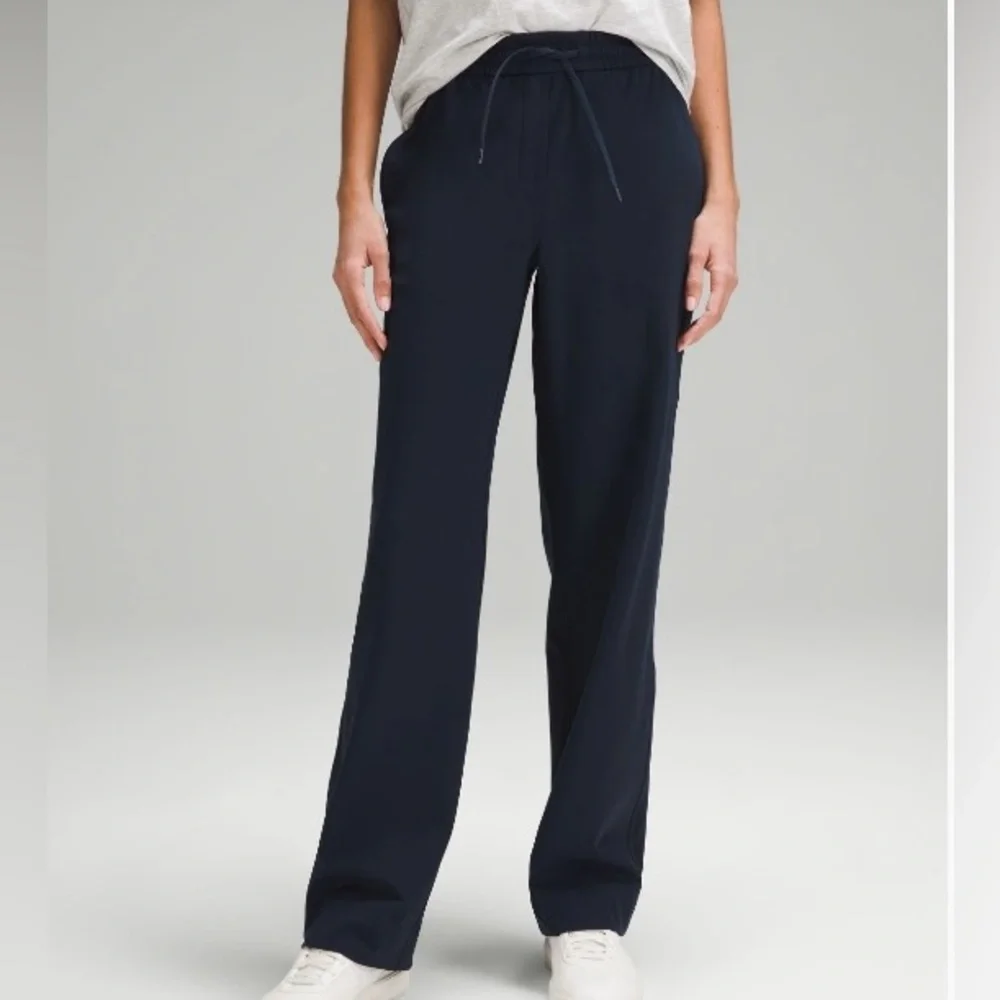 lululemon athletica Straight Leg Pants in Navy